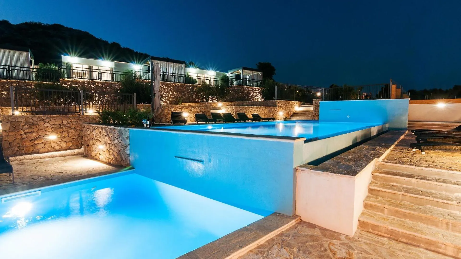 Horizon Blue Camp Hotel Drage Campsite