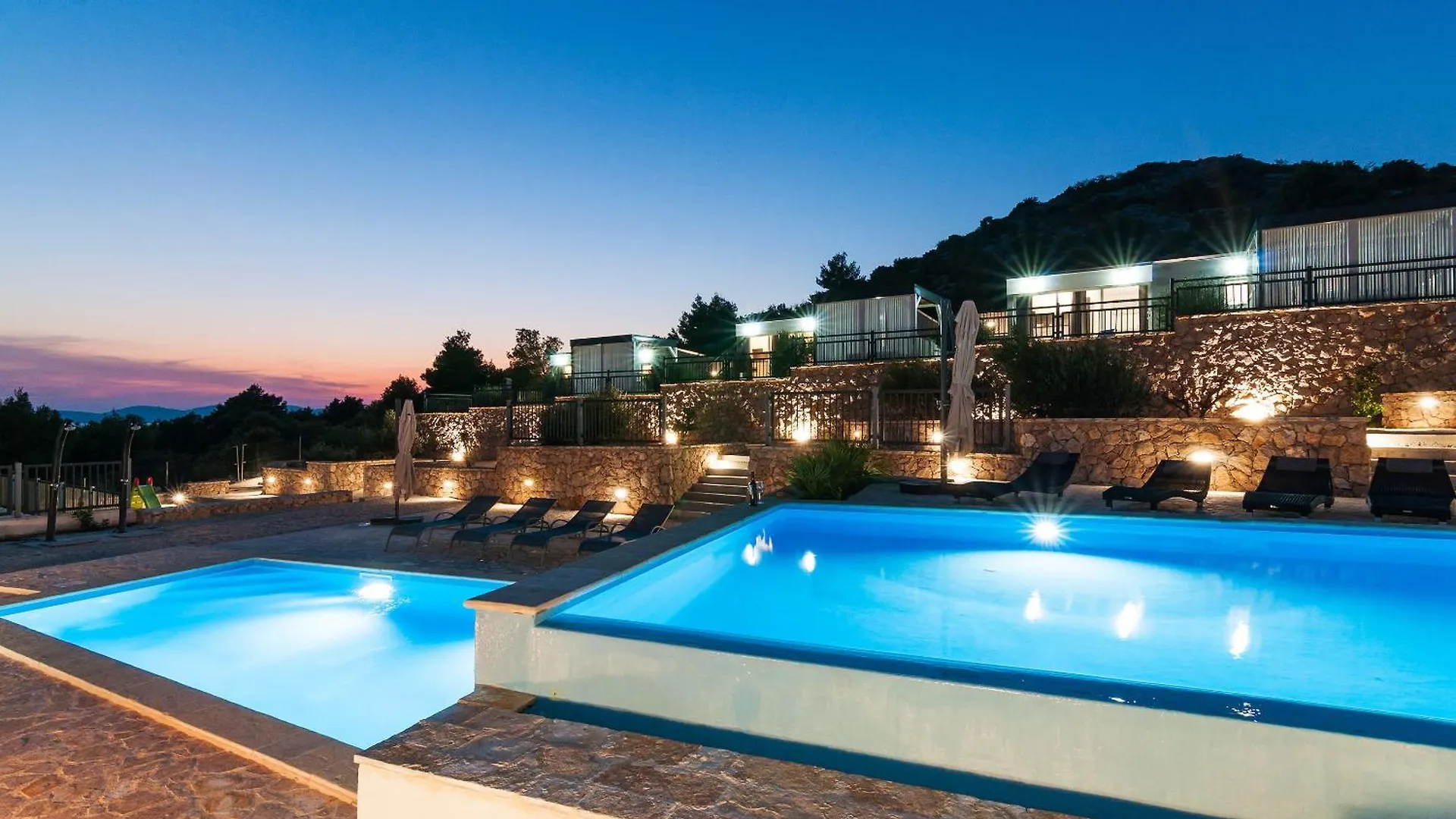 Horizon Blue Camp Hotel Drage Campsite